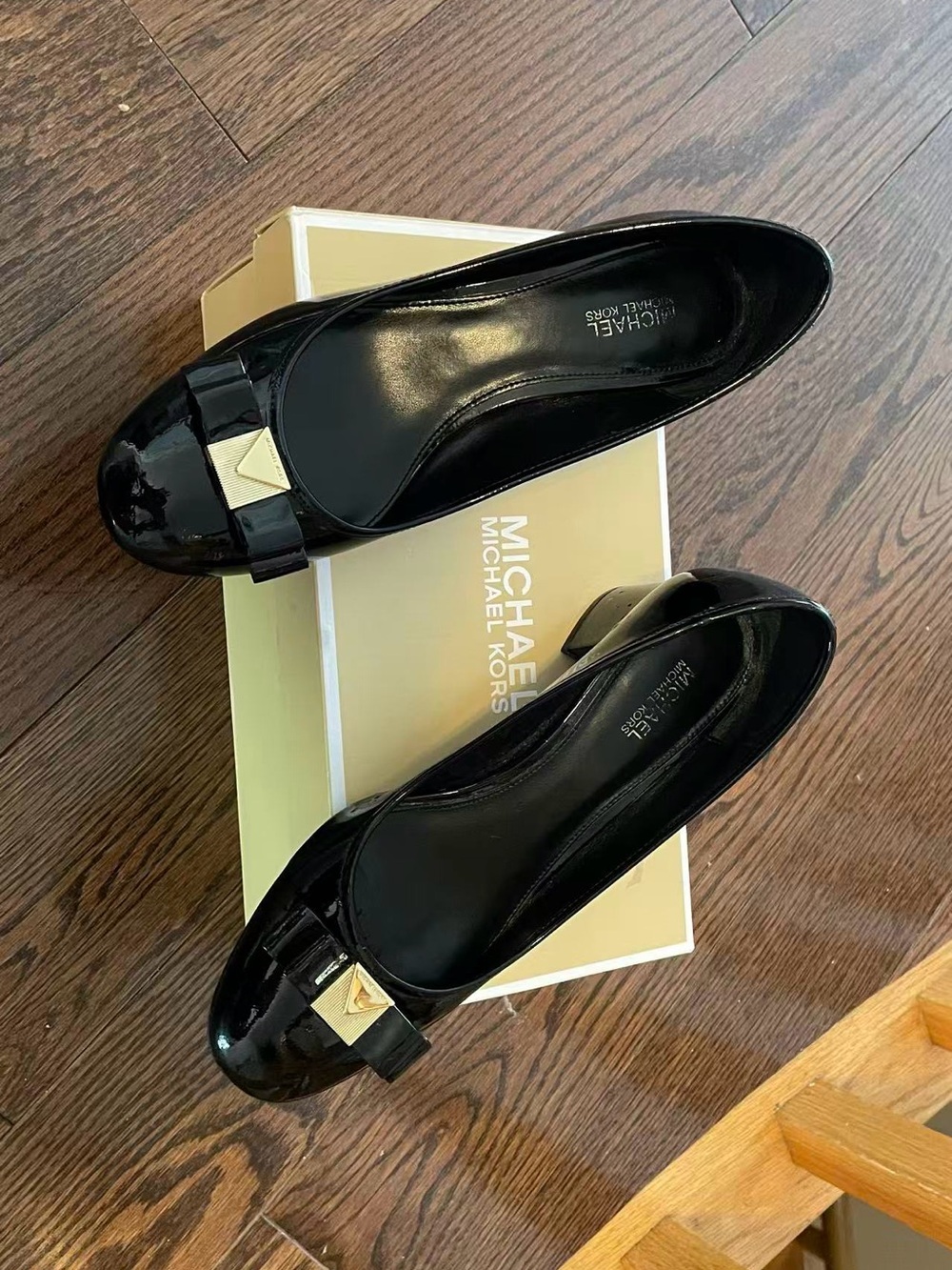 MK Black Patent Low Block Heel Pump with Bow Accent